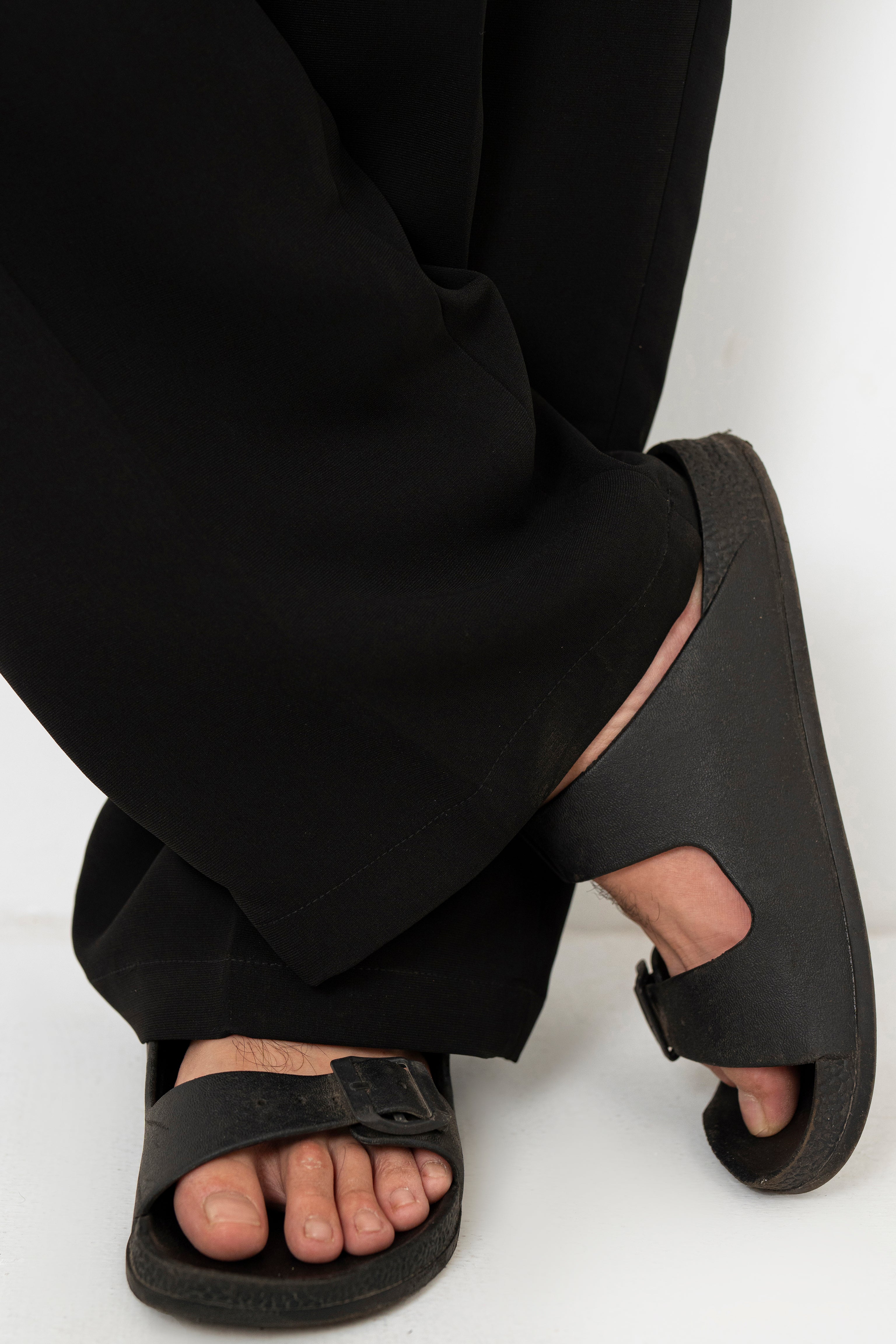 Classic Noiré Pleated Pants