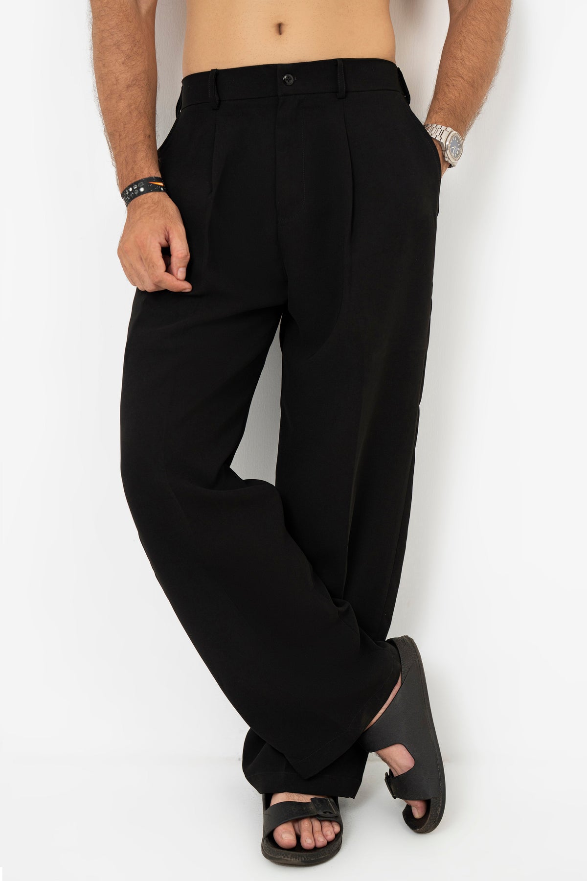 Classic Noiré Pleated Pants