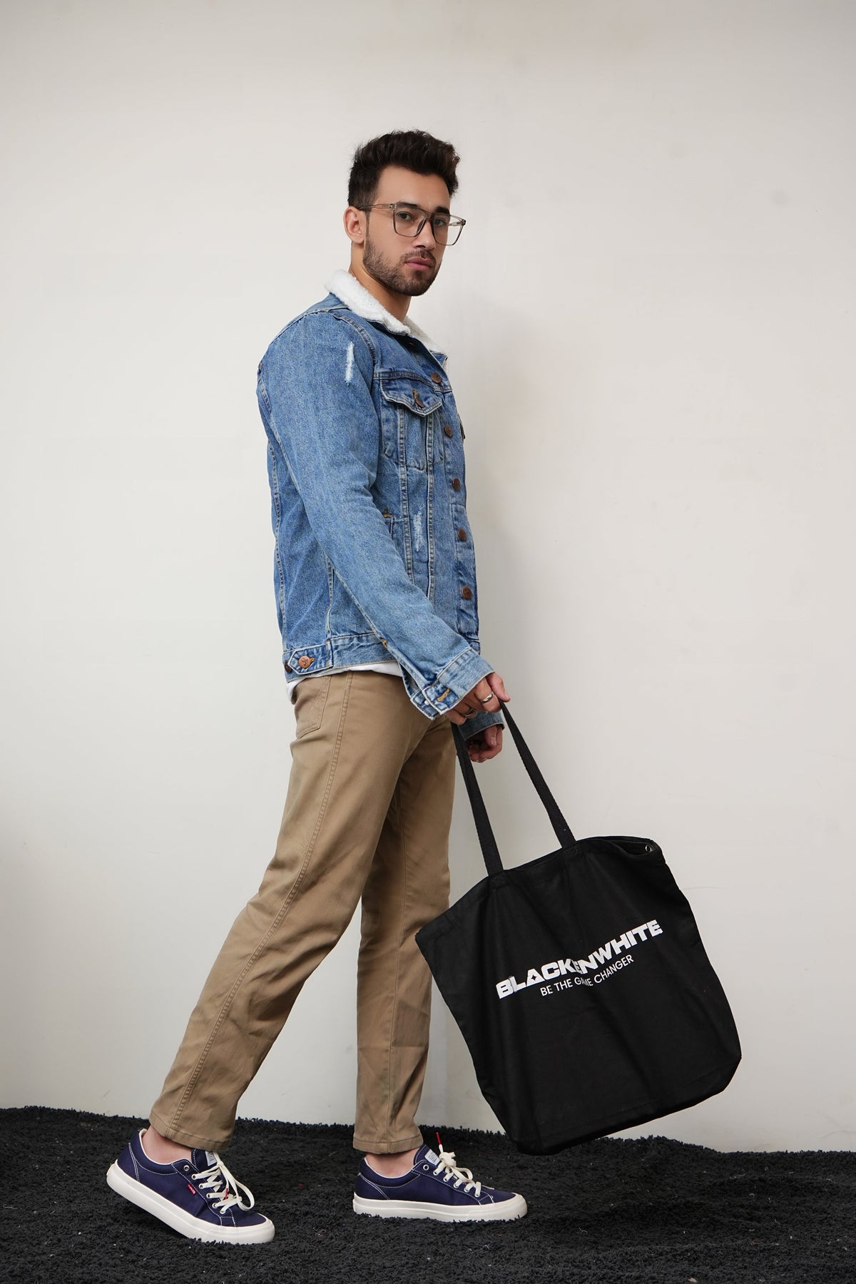 Basic Blue Denim Jacket With Faux Fur Collar