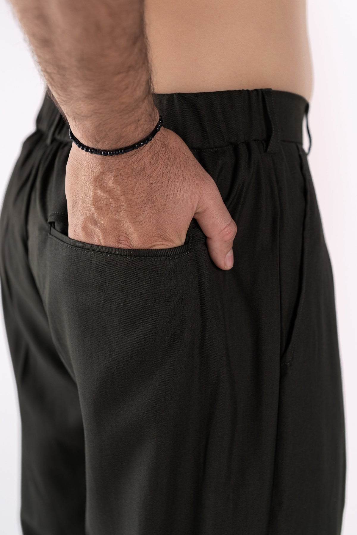 Deep Bosco Pleated Pants